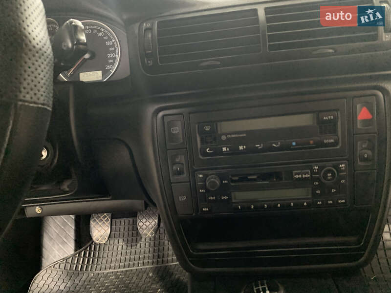 Седан Volkswagen Passat 2003 в Гоще