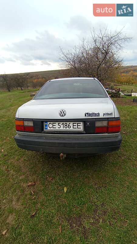Седан Volkswagen Passat 1990 в Топоровцах