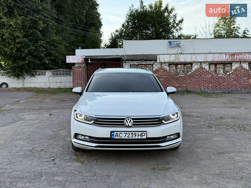 Универсал Volkswagen Passat 2015 в Житомире