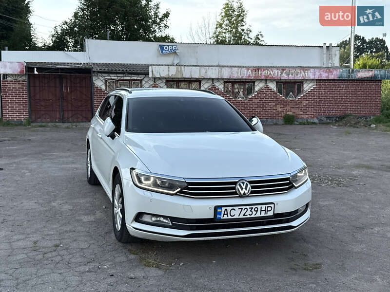 Универсал Volkswagen Passat 2015 в Житомире