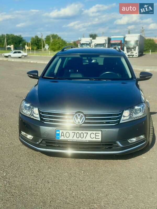 Универсал Volkswagen Passat 2012 в Ужгороде