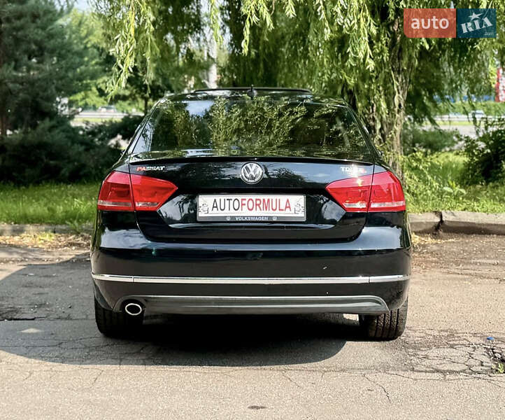 Седан Volkswagen Passat 2012 в Киеве