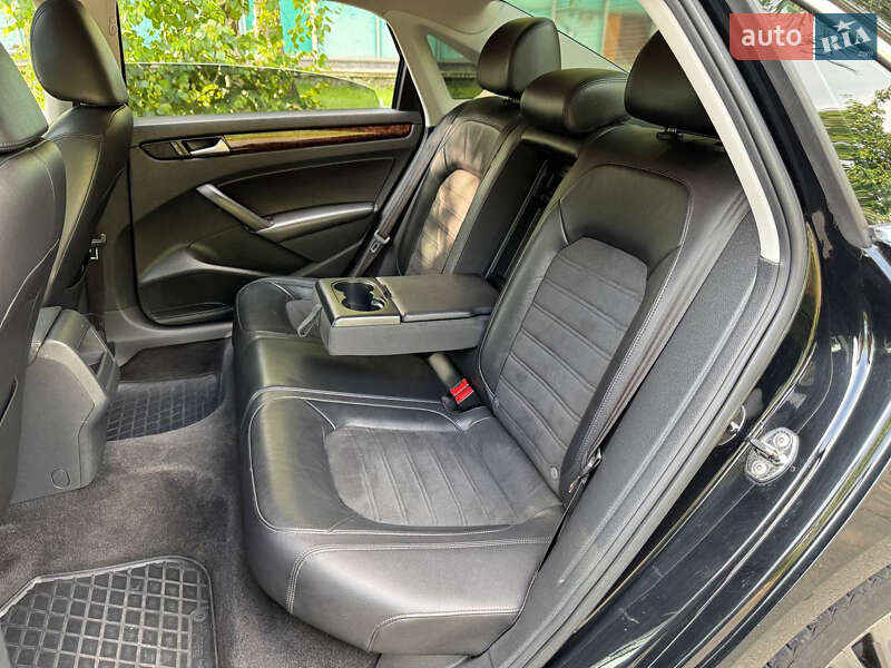 Седан Volkswagen Passat 2012 в Киеве