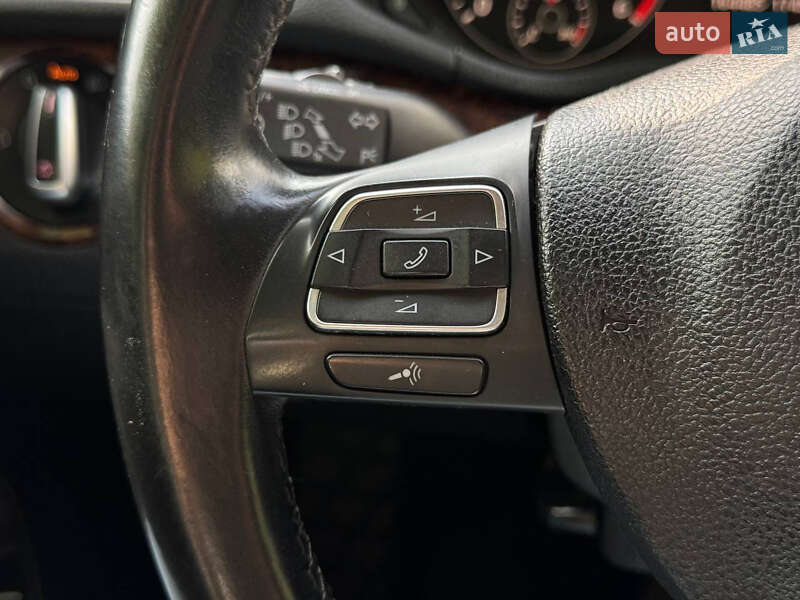 Седан Volkswagen Passat 2012 в Киеве