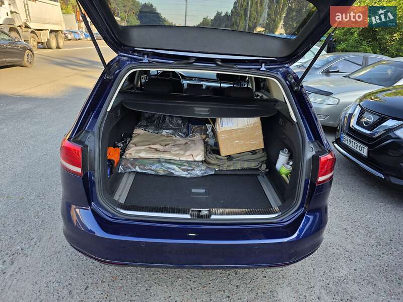 Универсал Volkswagen Passat 2017 в Киеве