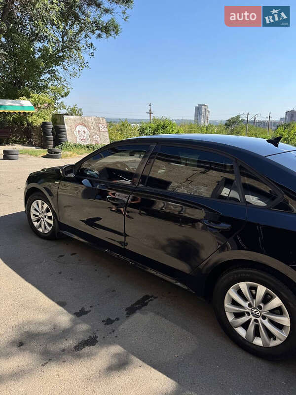 Седан Volkswagen Passat 2014 в Дніпрі