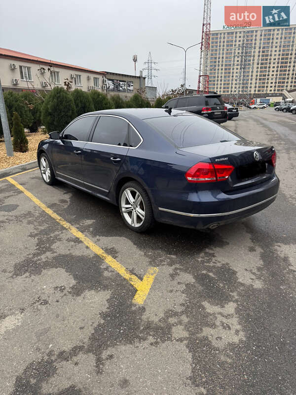 Седан Volkswagen Passat 2014 в Одессе