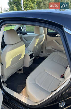 Седан Volkswagen Passat 2013 в 
