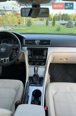 Седан Volkswagen Passat 2013 в 