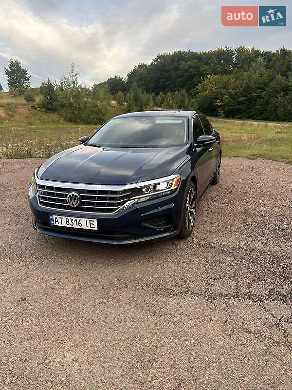 Седан Volkswagen Passat 2021 в Львове