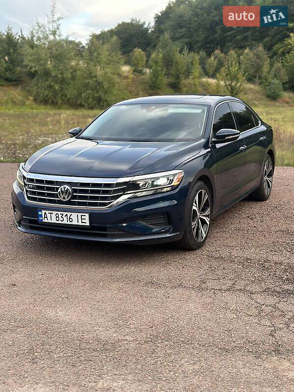 Седан Volkswagen Passat 2021 в Львове