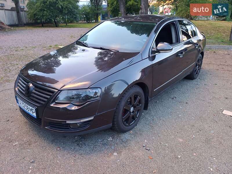 Седан Volkswagen Passat 2005 в Киеве