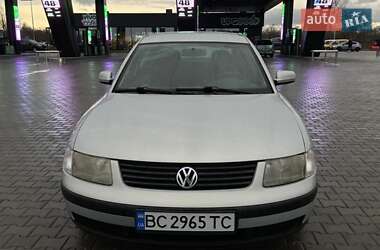 Седан Volkswagen Passat 1997 в Стрию