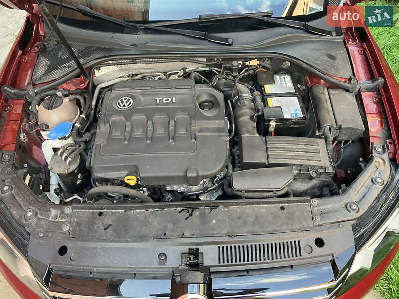 Седан Volkswagen Passat 2014 в Львове