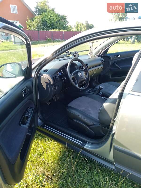 Седан Volkswagen Passat 2003 в Сторожинце