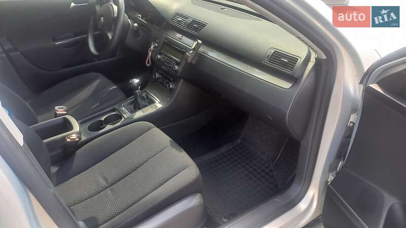 Универсал Volkswagen Passat 2010 в Миргороде