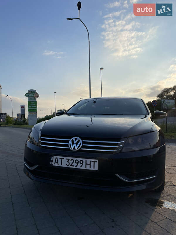 Седан Volkswagen Passat 2011 в Івано-Франківську