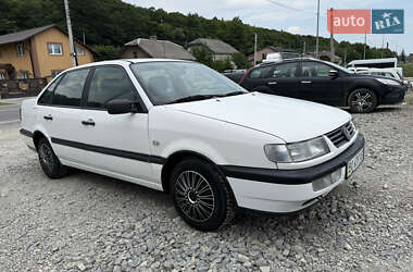 Седан Volkswagen Passat 1995 в Теребовле