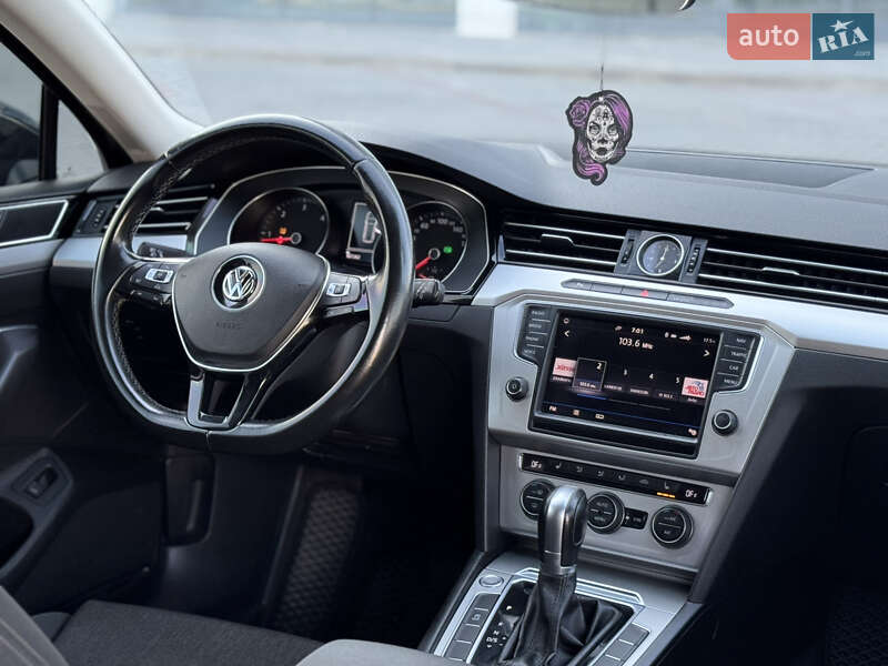 Універсал Volkswagen Passat 2016 в Хмельницькому