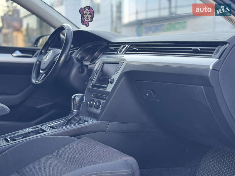 Універсал Volkswagen Passat 2016 в Хмельницькому