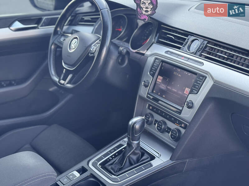 Універсал Volkswagen Passat 2016 в Хмельницькому