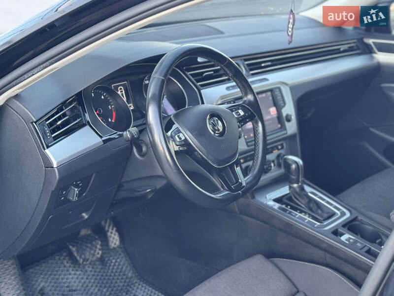 Універсал Volkswagen Passat 2016 в Хмельницькому