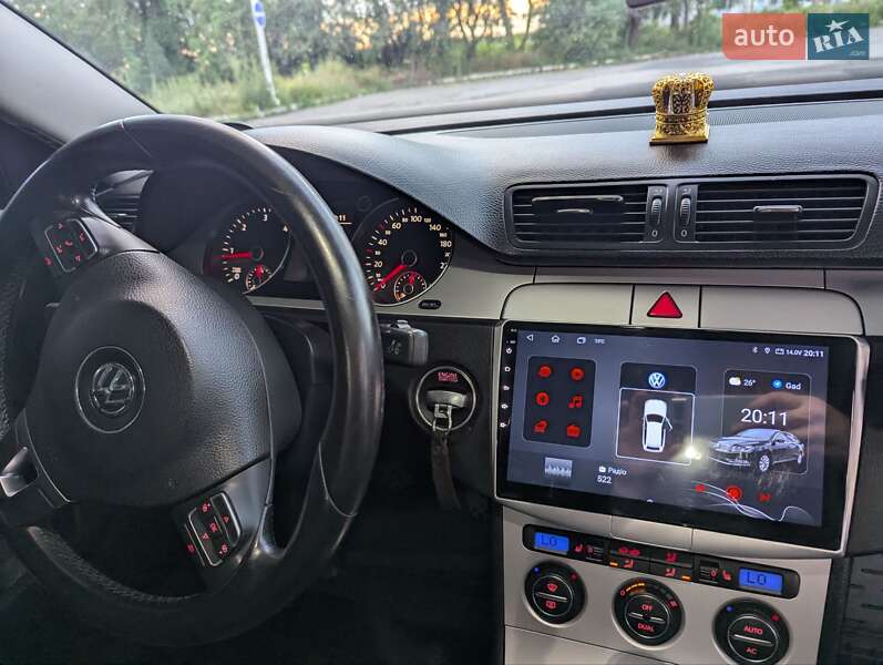 Седан Volkswagen Passat 2009 в Гадяче