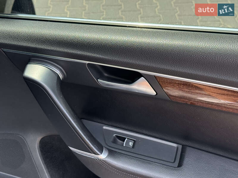Седан Volkswagen Passat 2013 в Киеве фото 33 Седан Volkswagen Passat 2013 в Киеве