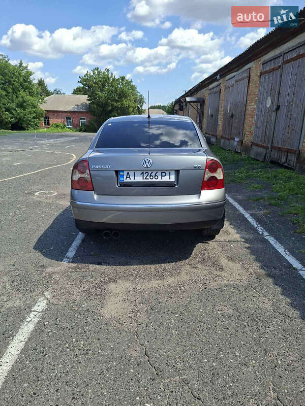 Седан Volkswagen Passat 2003 в Чигирину