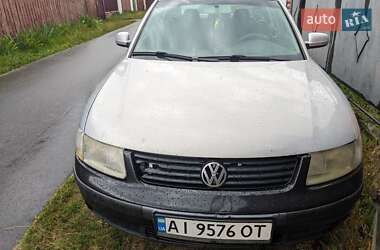 Седан Volkswagen Passat 2000 в Овручі