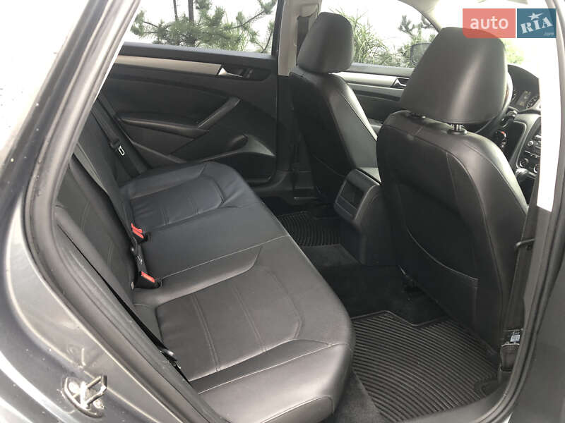 Седан Volkswagen Passat 2014 в Луцьку