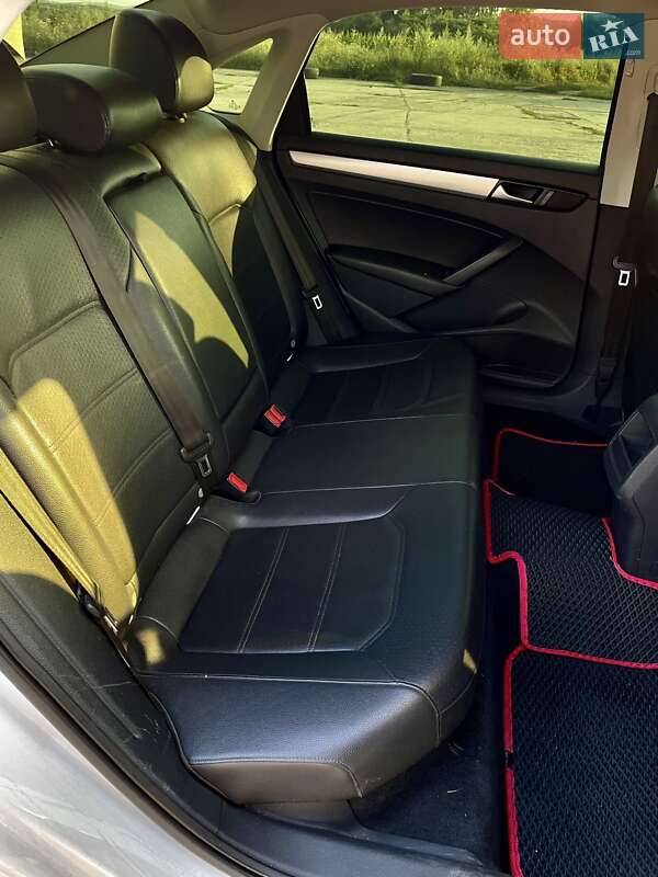 Седан Volkswagen Passat 2012 в Александровке