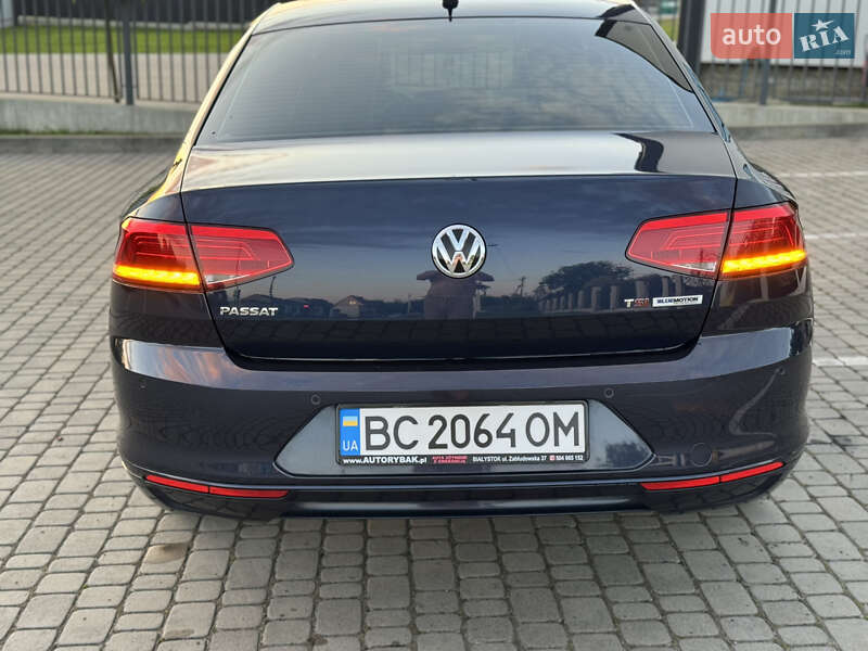 Седан Volkswagen Passat 2015 в Львове