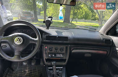 Универсал Volkswagen Passat 1998 в Каменском