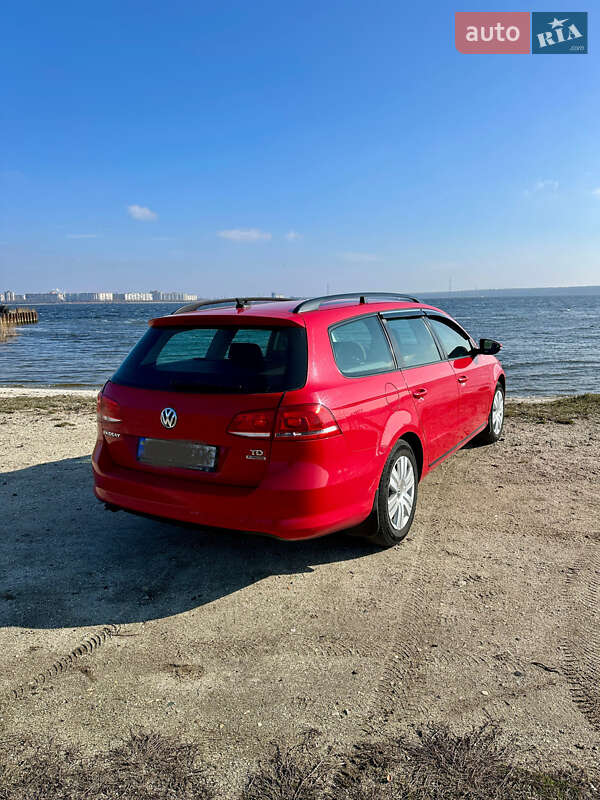 Универсал Volkswagen Passat 2011 в Николаеве