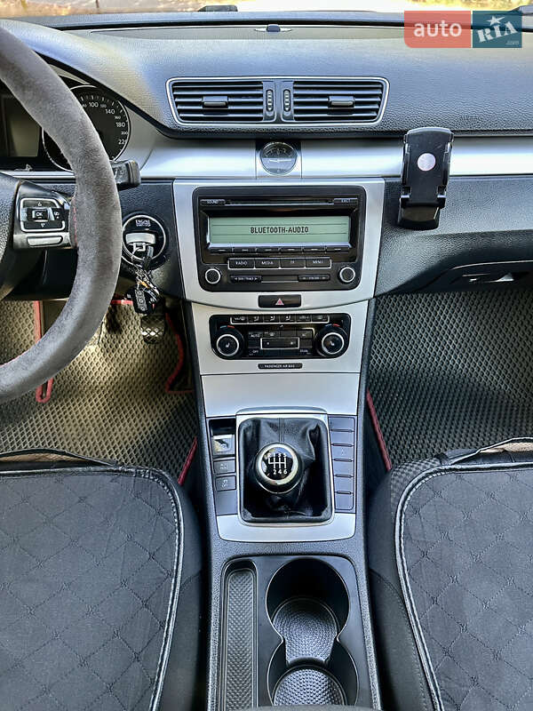Универсал Volkswagen Passat 2011 в Николаеве