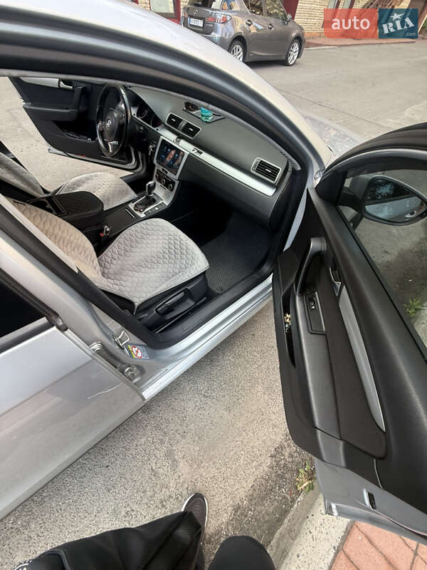 Универсал Volkswagen Passat 2012 в Славянске