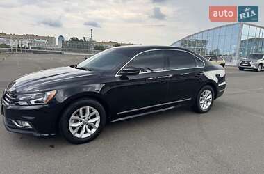 Седан Volkswagen Passat 2017 в Києві