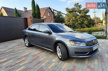 Седан Volkswagen Passat 2014 в Харкові