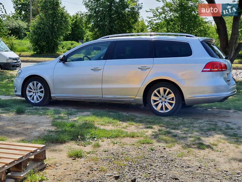 Универсал Volkswagen Passat 2011 в Луцке фото 5 Универсал Volkswagen Passat 2011 в Луцке