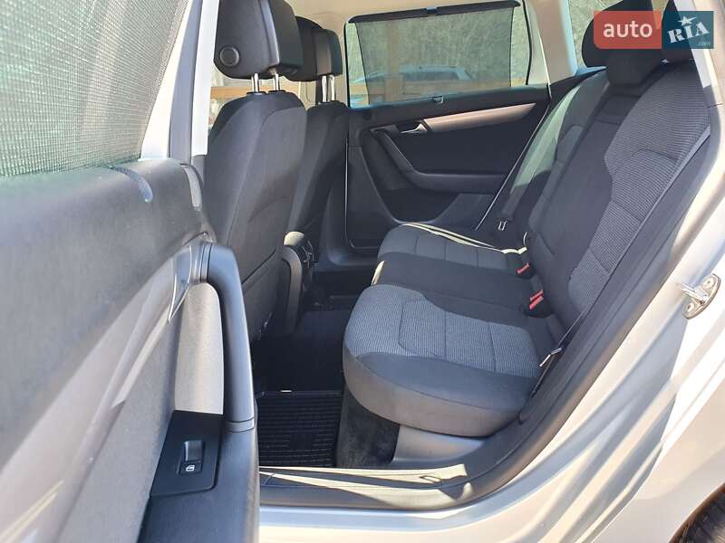 Универсал Volkswagen Passat 2011 в Луцке фото 17 Универсал Volkswagen Passat 2011 в Луцке