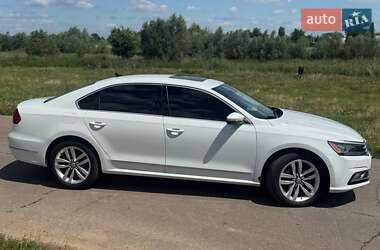 Седан Volkswagen Passat 2015 в 