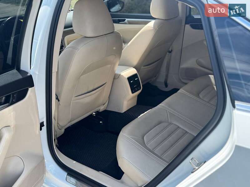 Седан Volkswagen Passat 2015 в Переяславе