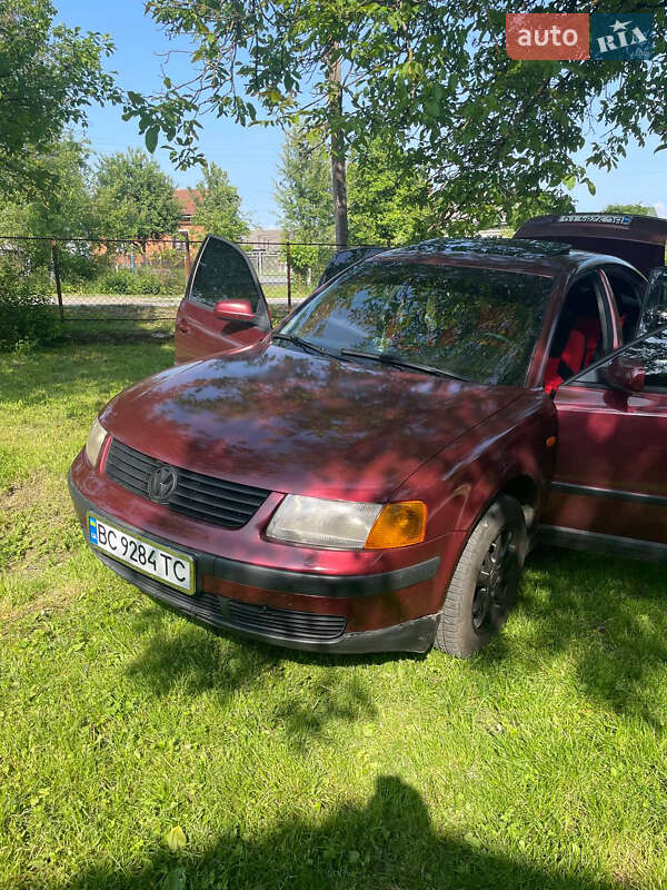 Седан Volkswagen Passat 1997 в Бобрке