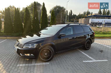 Універсал Volkswagen Passat 2011 в 