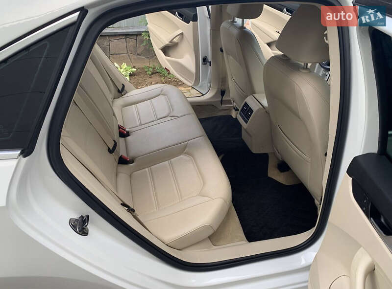 Седан Volkswagen Passat 2014 в Мукачево