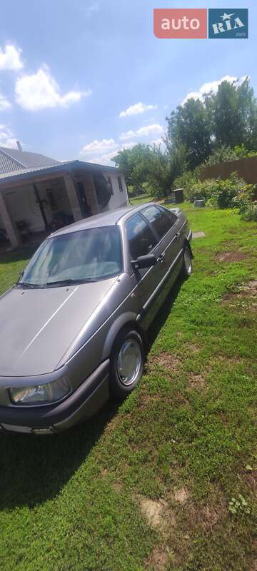 Седан Volkswagen Passat 1992 в Переяславе