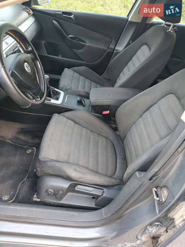 Універсал Volkswagen Passat 2008 в Солоному