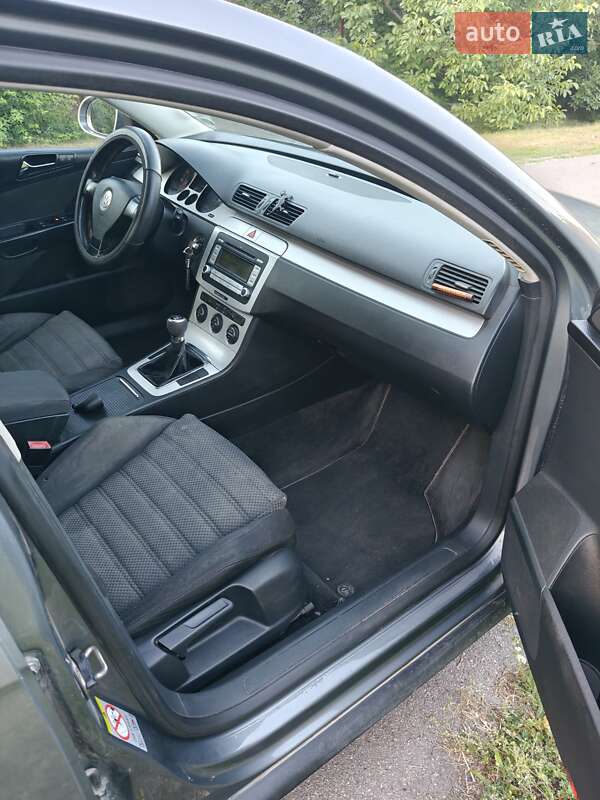 Універсал Volkswagen Passat 2008 в Солоному