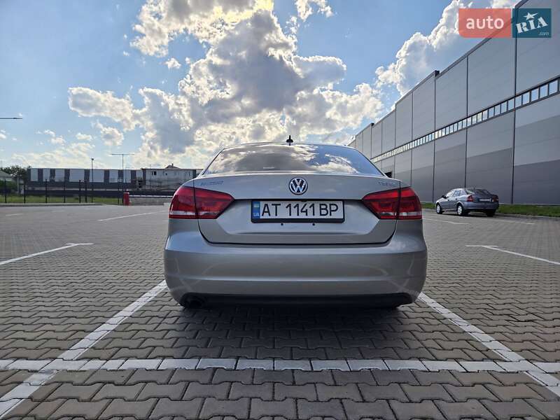 Седан Volkswagen Passat 2013 в Ивано-Франковске